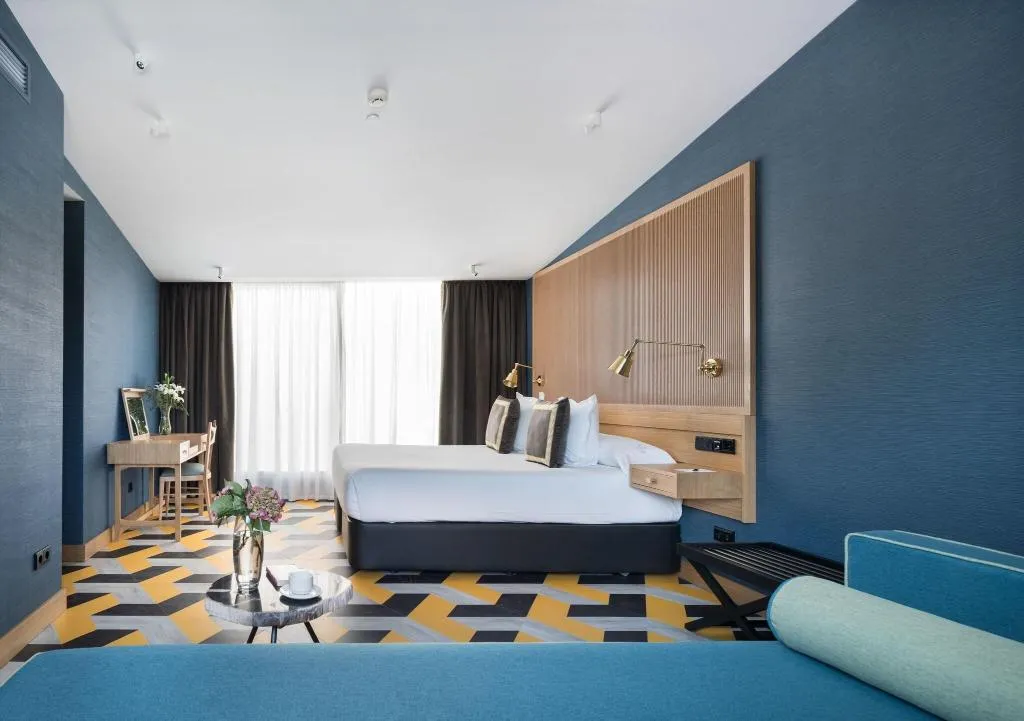 SUITE QUEEN SIZE BED Room, Principe Pio, Madrid