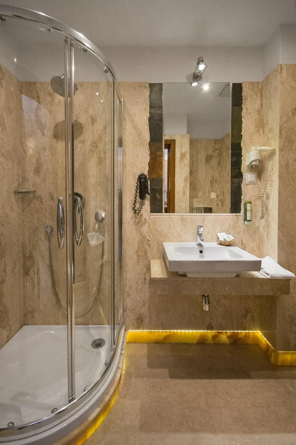 Double or Twin STANDARD Room, Hotel Rubinstein, Krakow