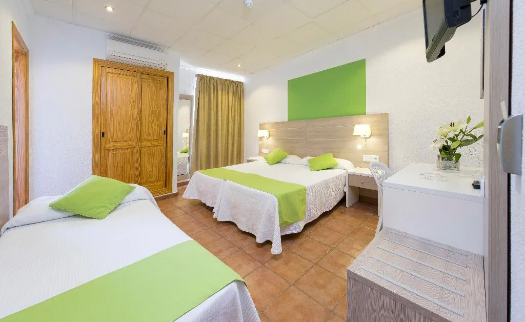 TRIPLE SUPERIOR Room, Hostal Adelino, Ibiza
