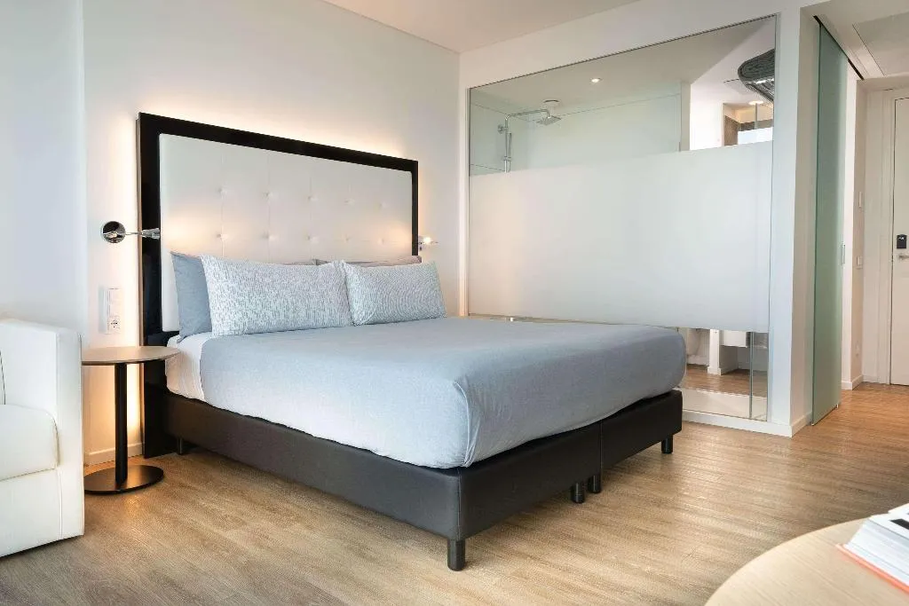 STUDIO CITY VIEW Room, Innside Milano Torre Galfa, Milan