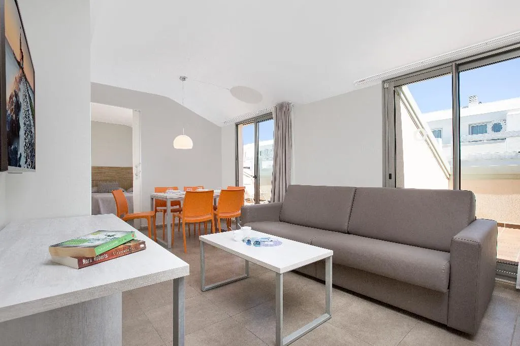 APARTMENT CAPACITY 6 TWO BEDROOMS Room, Aparthotel Odissea Park, Costa Brava