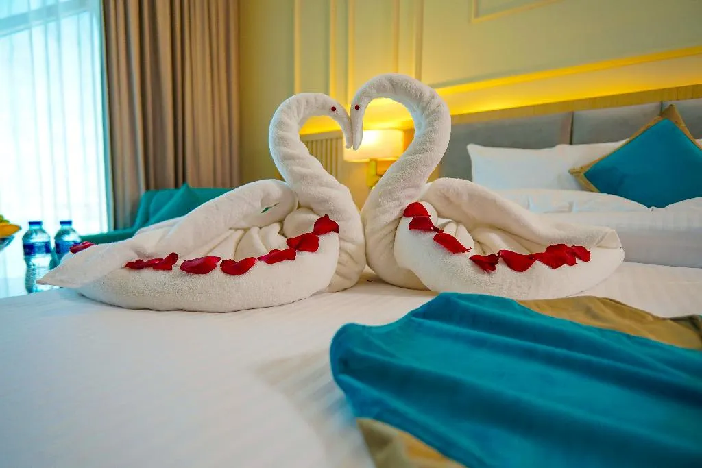 Double or Twin SUPERIOR SEA VIEW Room, Concorde Creek View Hotel, Dubai