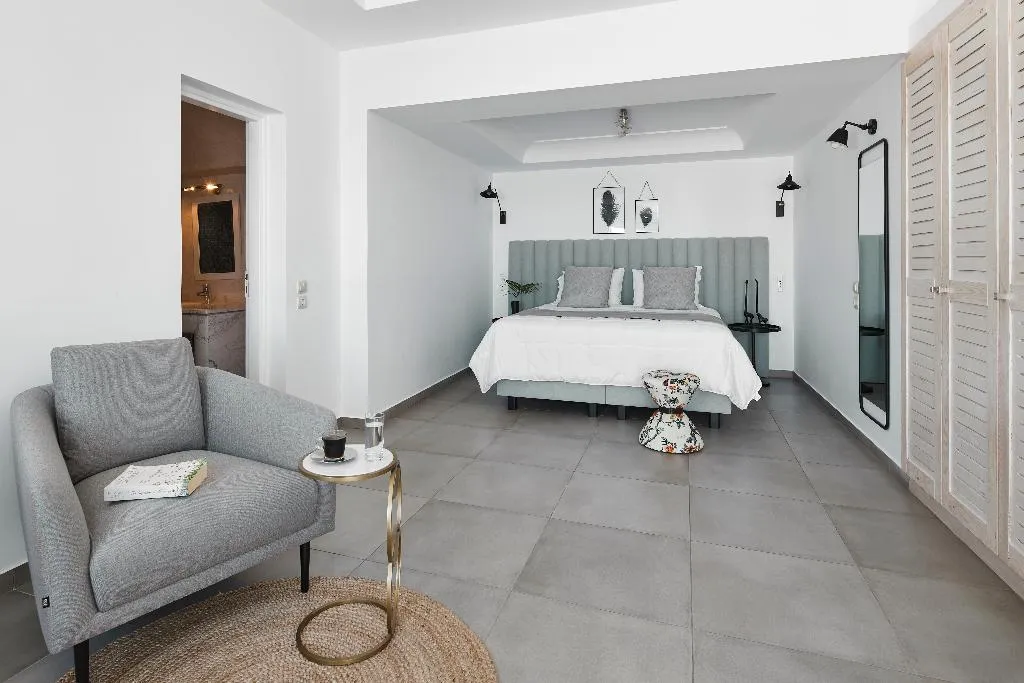 SUITE STANDARD Room, Petit Palace, Santorini