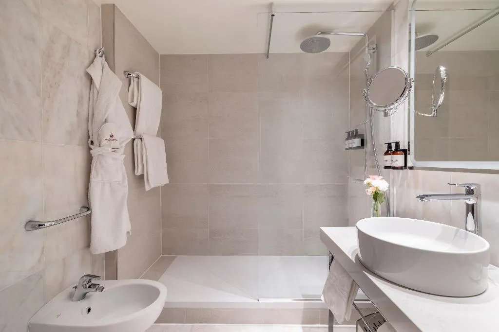 DOUBLE DELUXE Room, NH Collection Prague Carlo IV, Prague