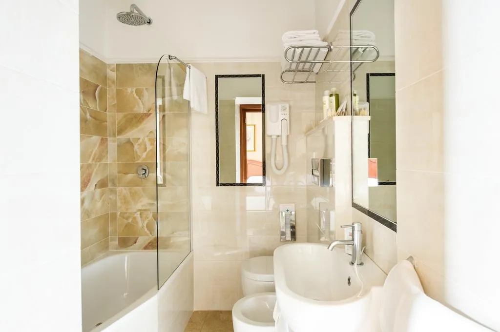 SINGLE STANDARD Room, Silla, Florence