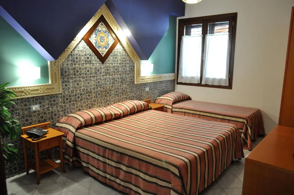 TRIPLE STANDARD Room, Al-Taïr, Palermo