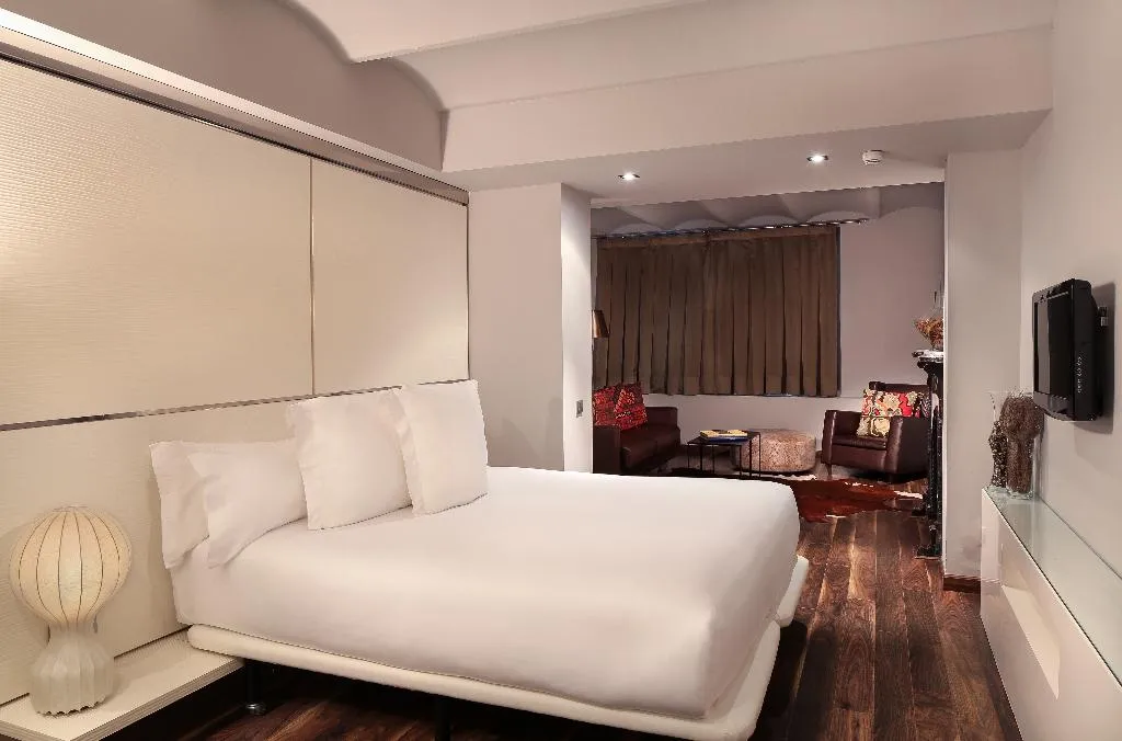 APARTMENT CAPACITY 4 Room, Balmes, Barcelona