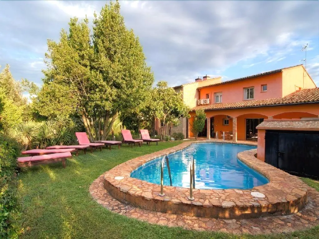 Sports and Entertainment, Aatu, Costa Brava