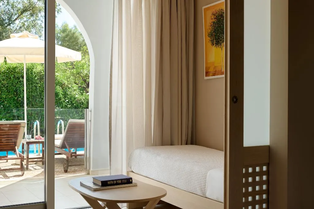 FAMILY ROOM POOL VIEW Room, Atlantica Akti Zeus, Crete
