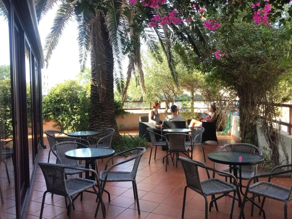 Terrace, Mistral, Alghero