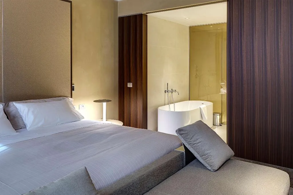 Room, Me Milan Il Duca, Milan
