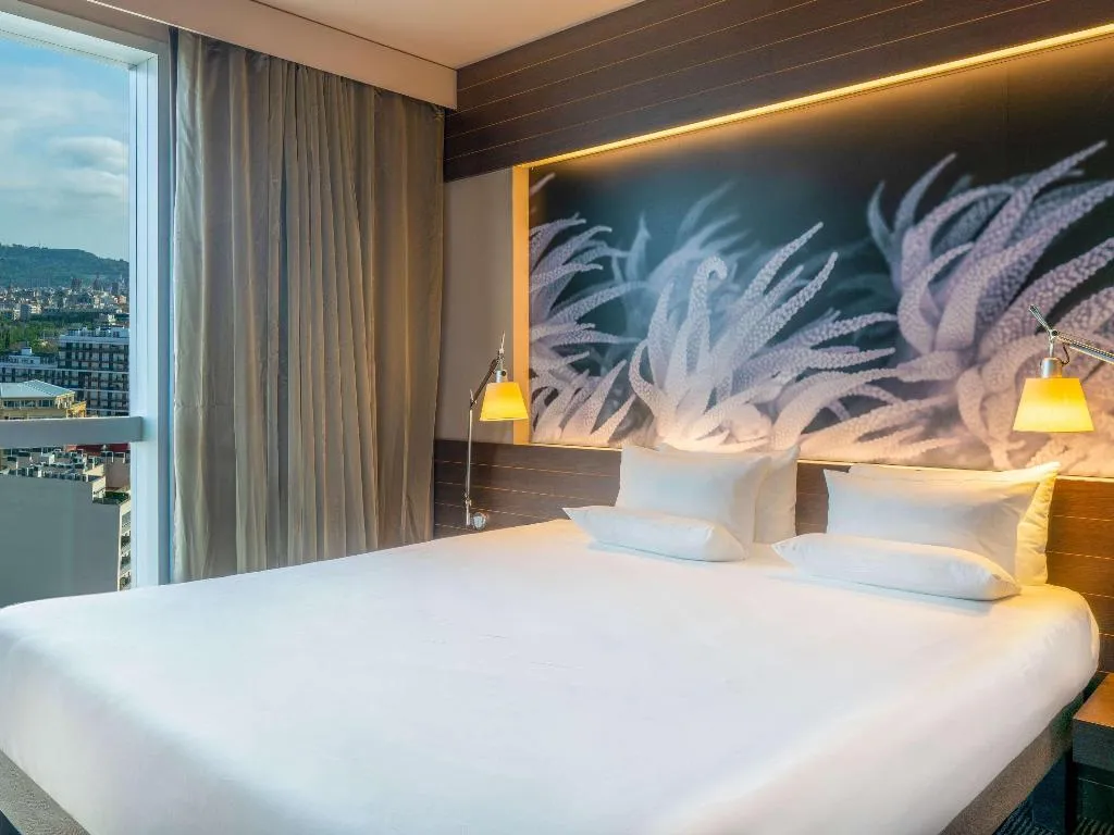 SUITE SUPERIOR QUEEN BED Room, Novotel Barcelona City, Barcelona