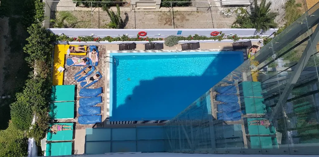 Pool, Parthenon, Rhodes