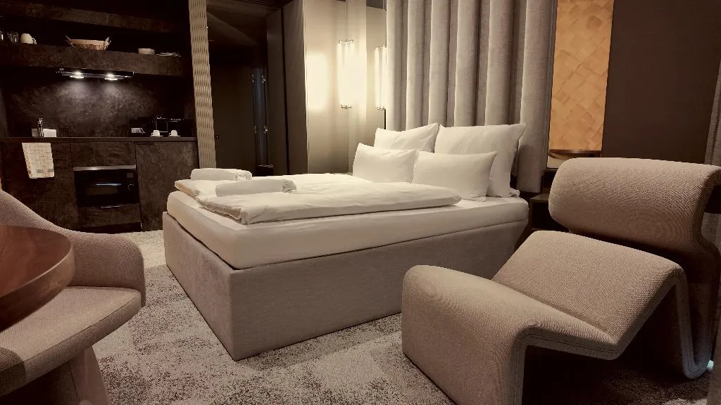 DOUBLE DELUXE KING BED Room, Bellman Hotel, Berlin
