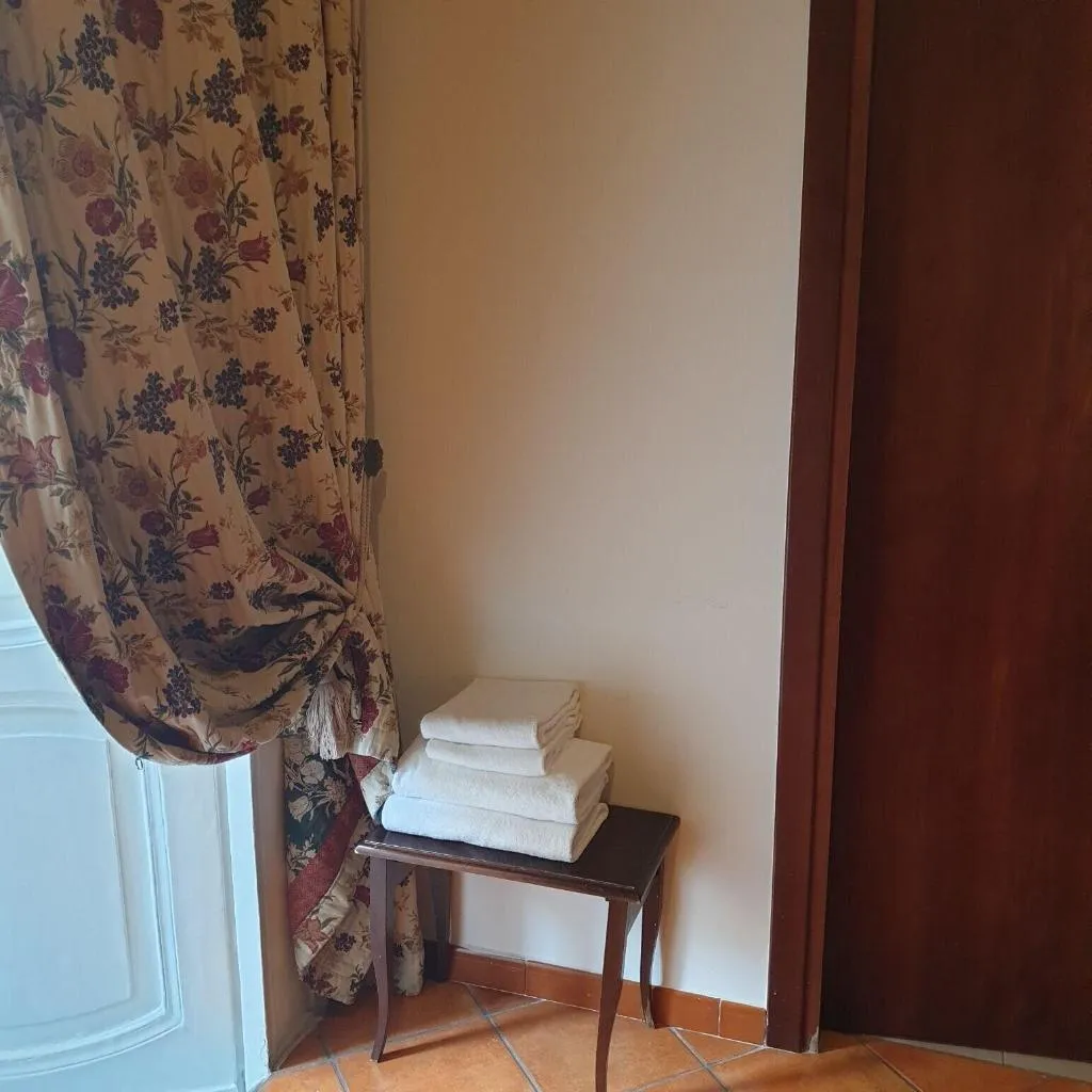 Room, La Locanda Dell Arte, Naples
