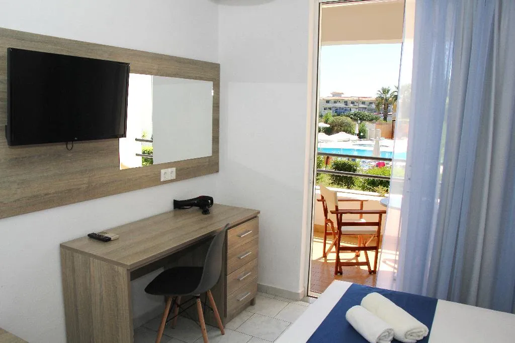 FAMILY ROOM POOL VIEW Room, Lardos Bay, Rhodes