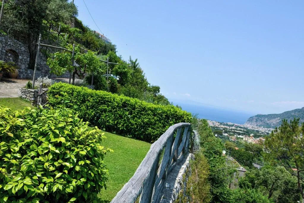 General view, B&B Villevieille, Naples