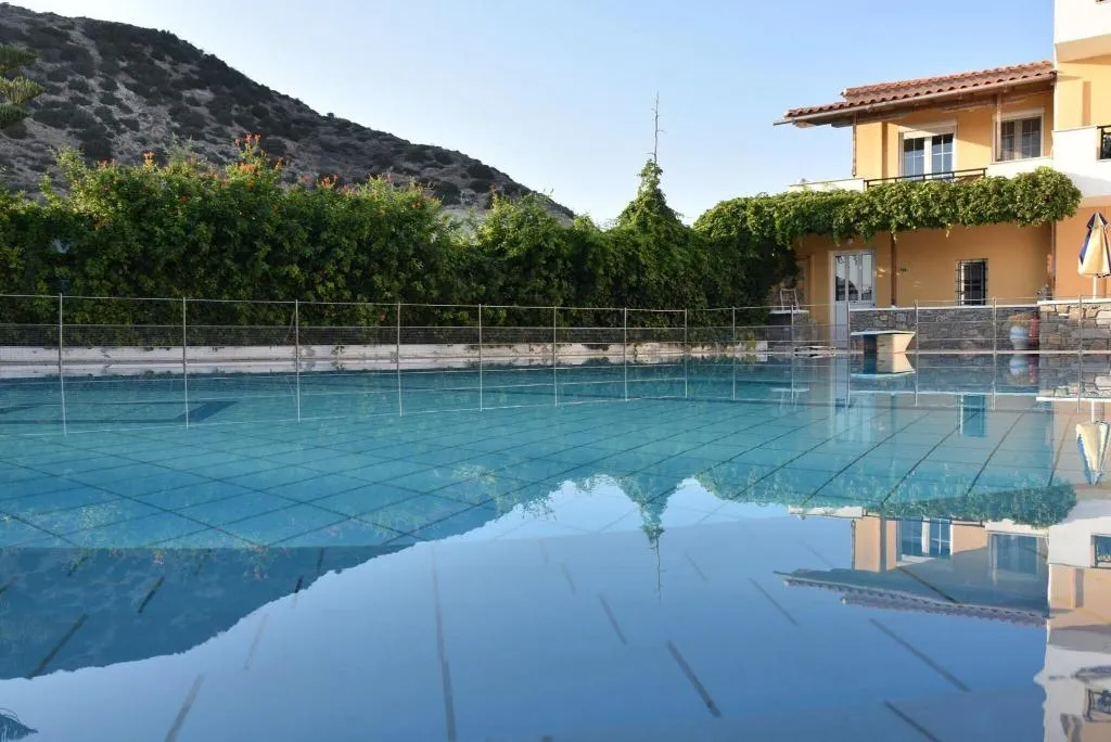 Pool, Sarikampos Beach, Crete