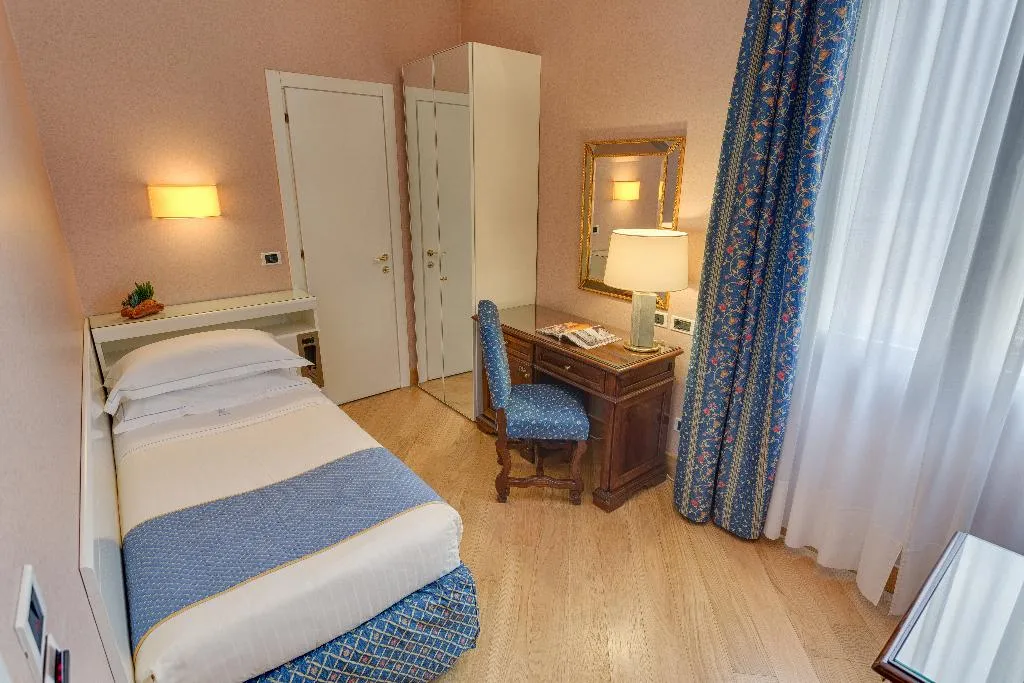 SINGLE CLASSIC Room, Rivoli Boutique Hotel, Florence