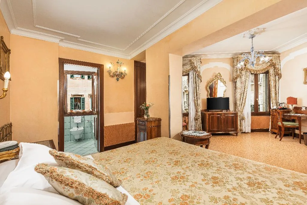 TRIPLE STANDARD Room, San Moise, Venice