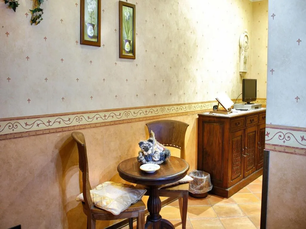 Room, Dependance, Naples