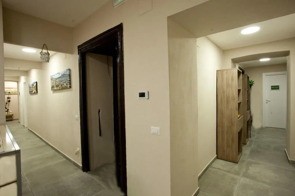 Lobby, B&B Cara Napoli, Naples