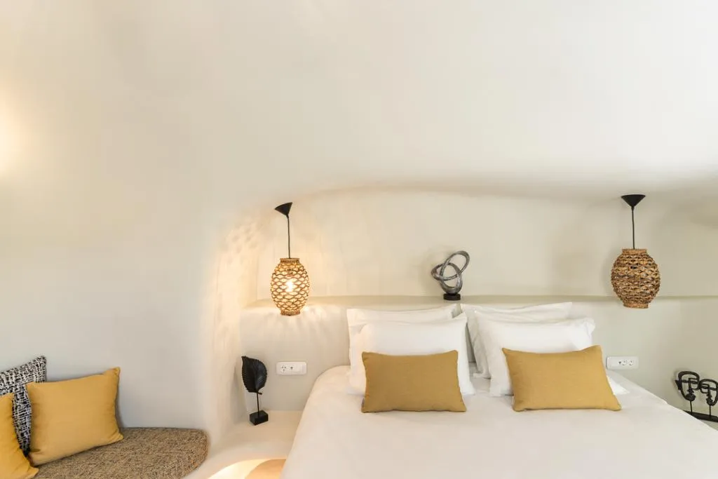 JUNIOR SUITE WITH JACUZZI Room, Aeon Suites by Mr and Mrs White, Santorini