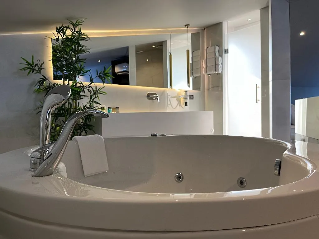 SUITE WITH JACUZZI WITH VIEWS Room, AG Hotels Antalya, Antalya