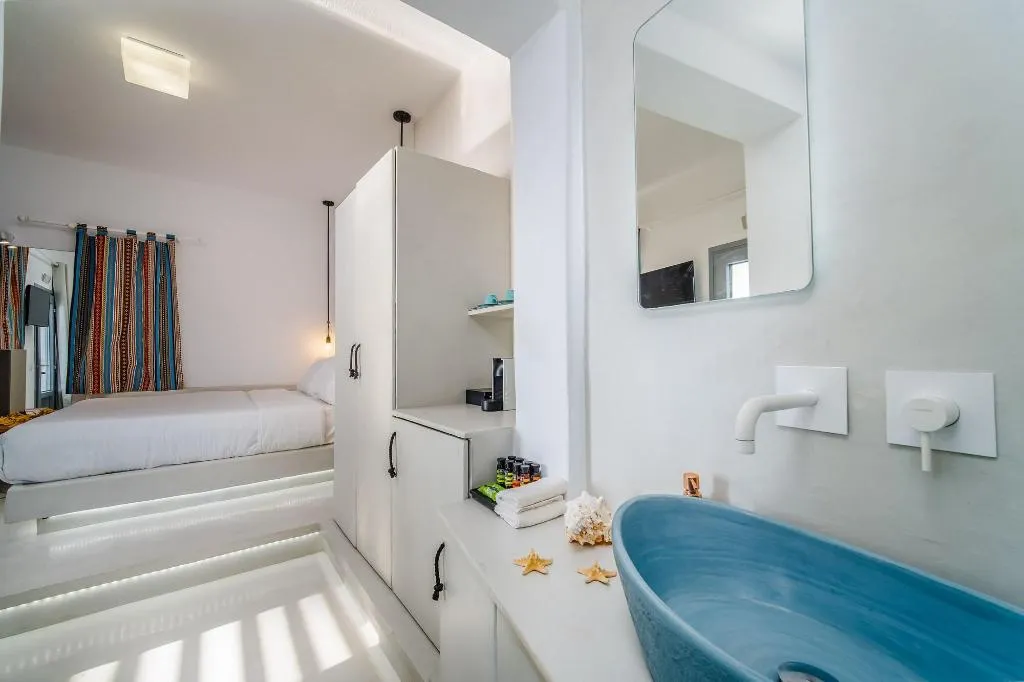 Room, Solstice Luxury Suites, Santorini