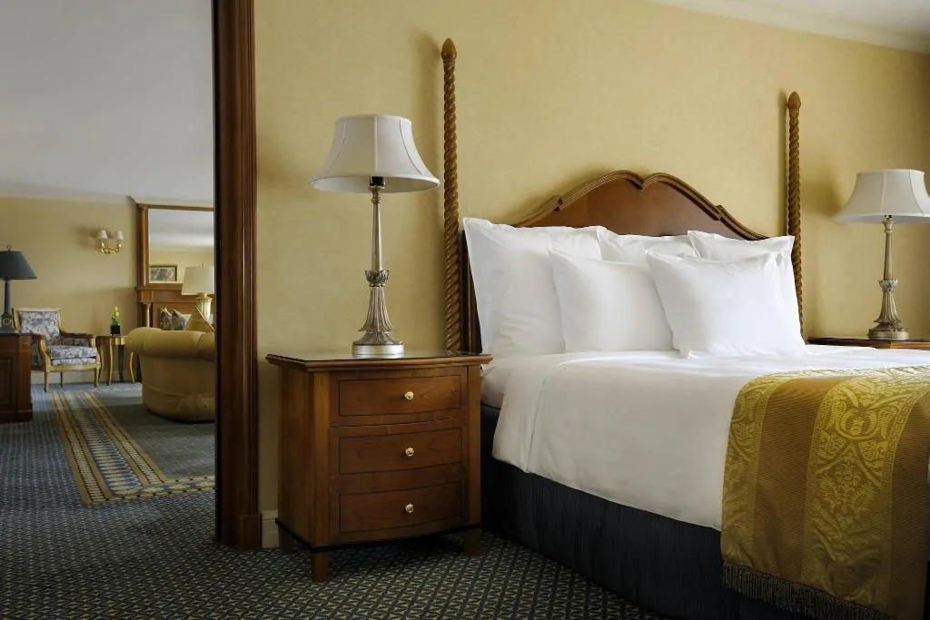 Room, Cairo Marriott hotel & Omar Khayyam Casino, Cairo