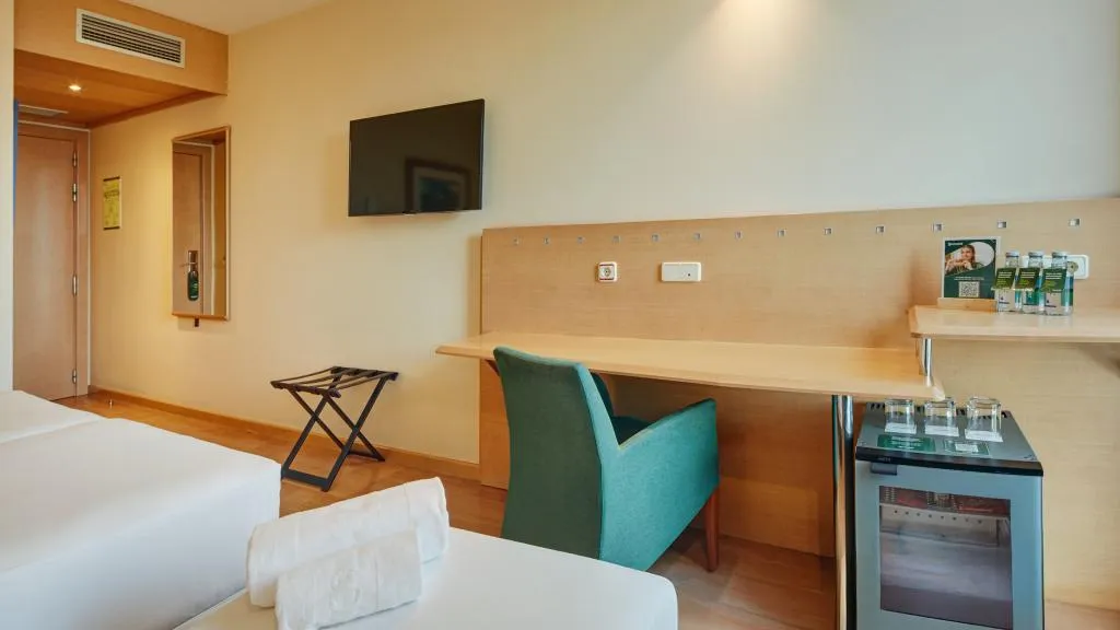 TRIPLE STANDARD Room, Sercotel Porta Barcelona, Barcelona