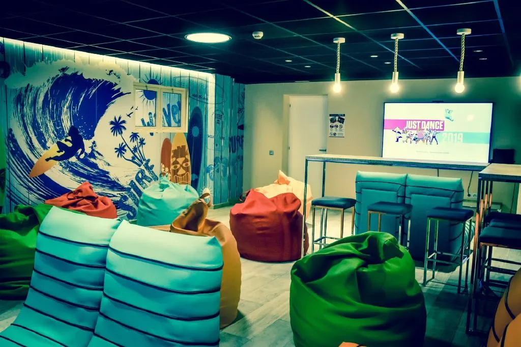 Sports and Entertainment, Best Jacaranda, Tenerife