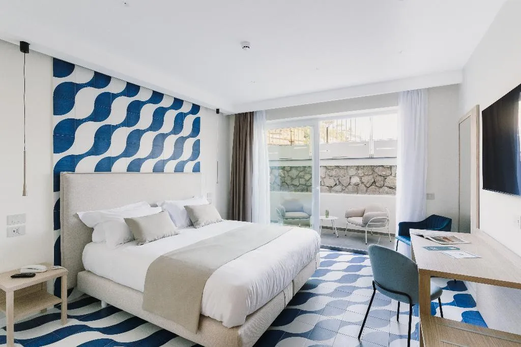 DOUBLE SUPERIOR TWO DOUBLE BEDS Room, Rivage Hotel, Naples