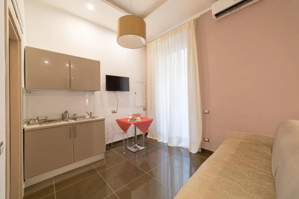 Room, Be Italian Bovio Flats, Naples