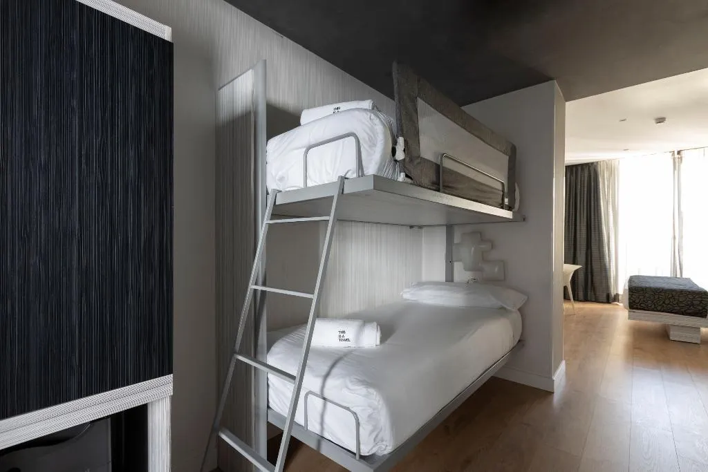 QUADRUPLE STANDARD Room, Petit Palace Santa Barbara, Madrid