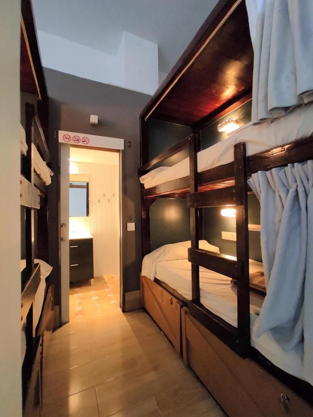 Room, Ant Hostel Barcelona, Barcelona