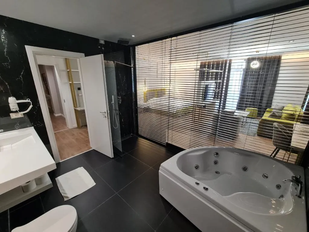 SUITE LUXURY Room, Hotel Regina City, Kavaje