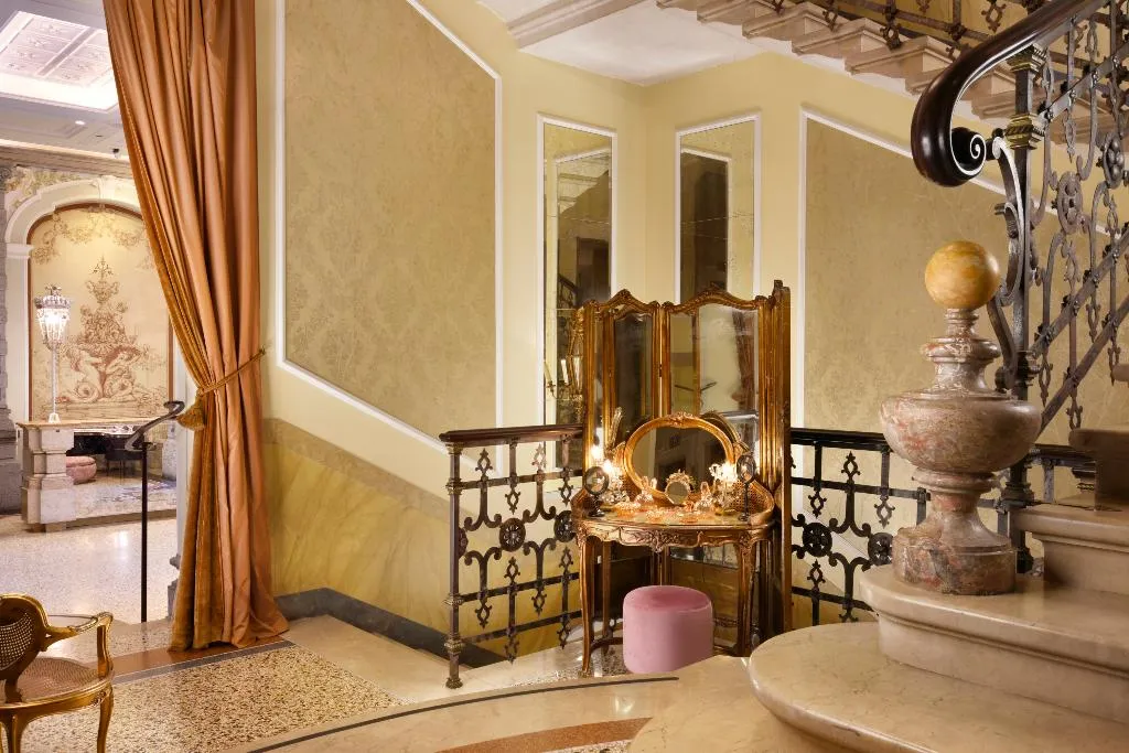 Lobby, Chateau Monfort, Milan