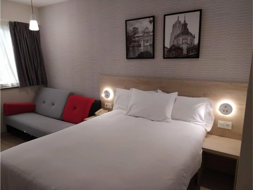 Room, Ramada by Wyndham Madrid Tres Cantos, Madrid