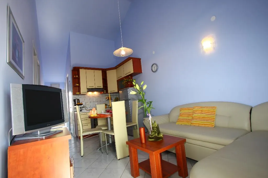 APARTMENT TWO BEDROOMS Room, Beach Apartments Lavica, Split