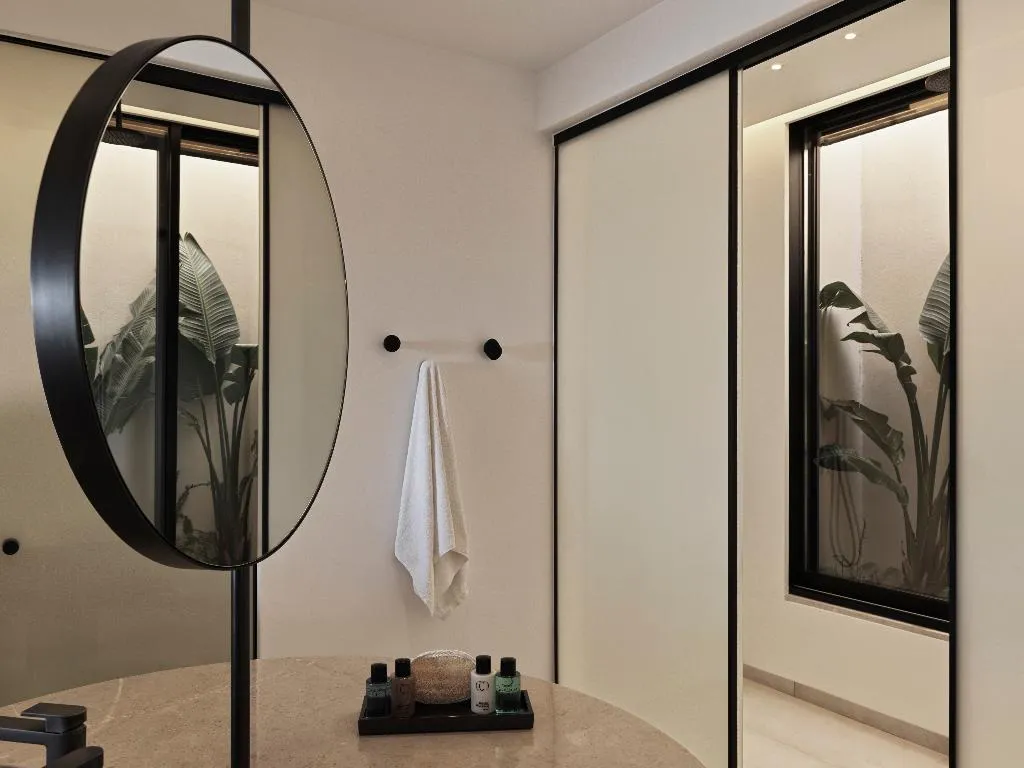 VILLA THREE BEDROOMS Room, Canaves  Epitome, Santorini