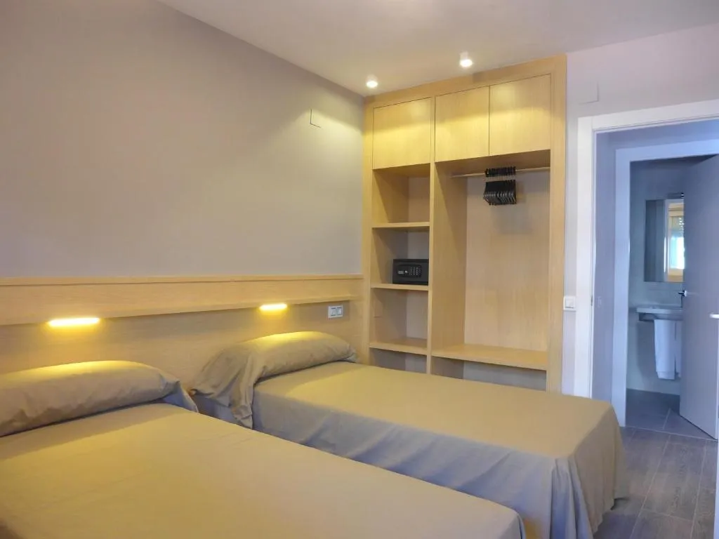 APARTMENT CAPACITY 4 ONE BEDROOM Room, Rentalmar Zahara Family Suites, Costa Dorada