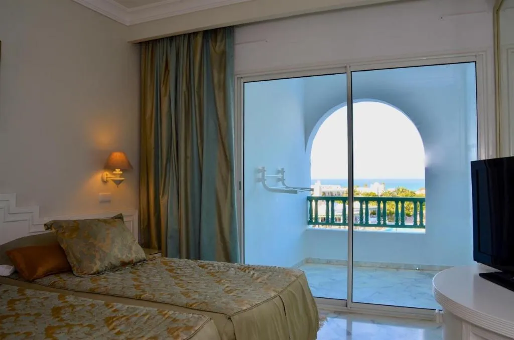 TRIPLE SEA VIEW Room, Royal Garden Palace, Tunisia