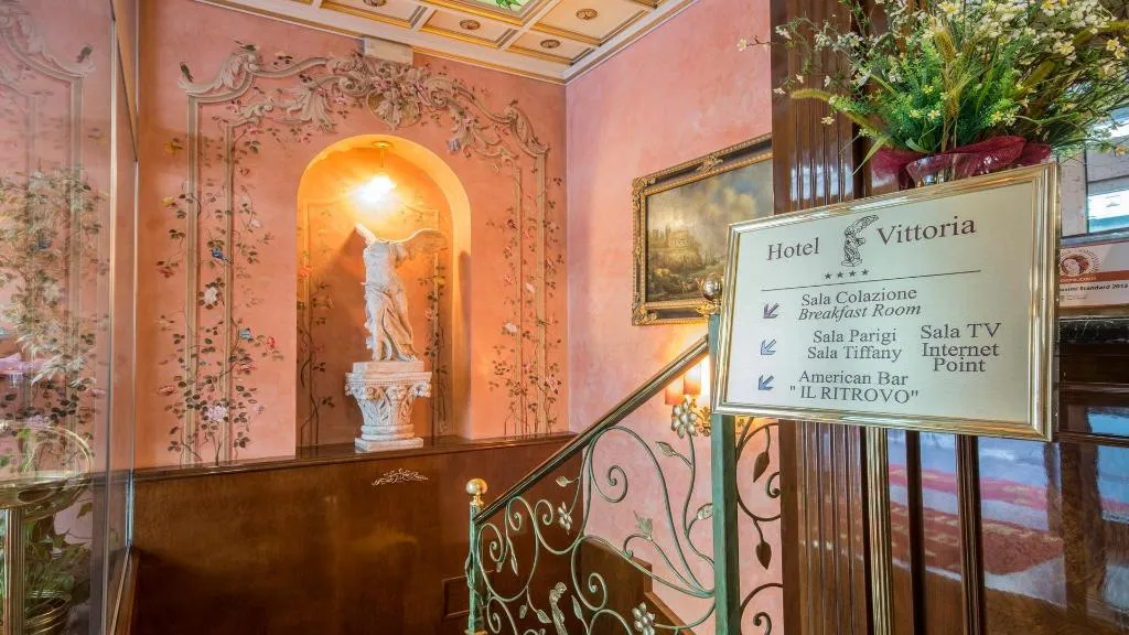 Lobby, Vittoria, Milan