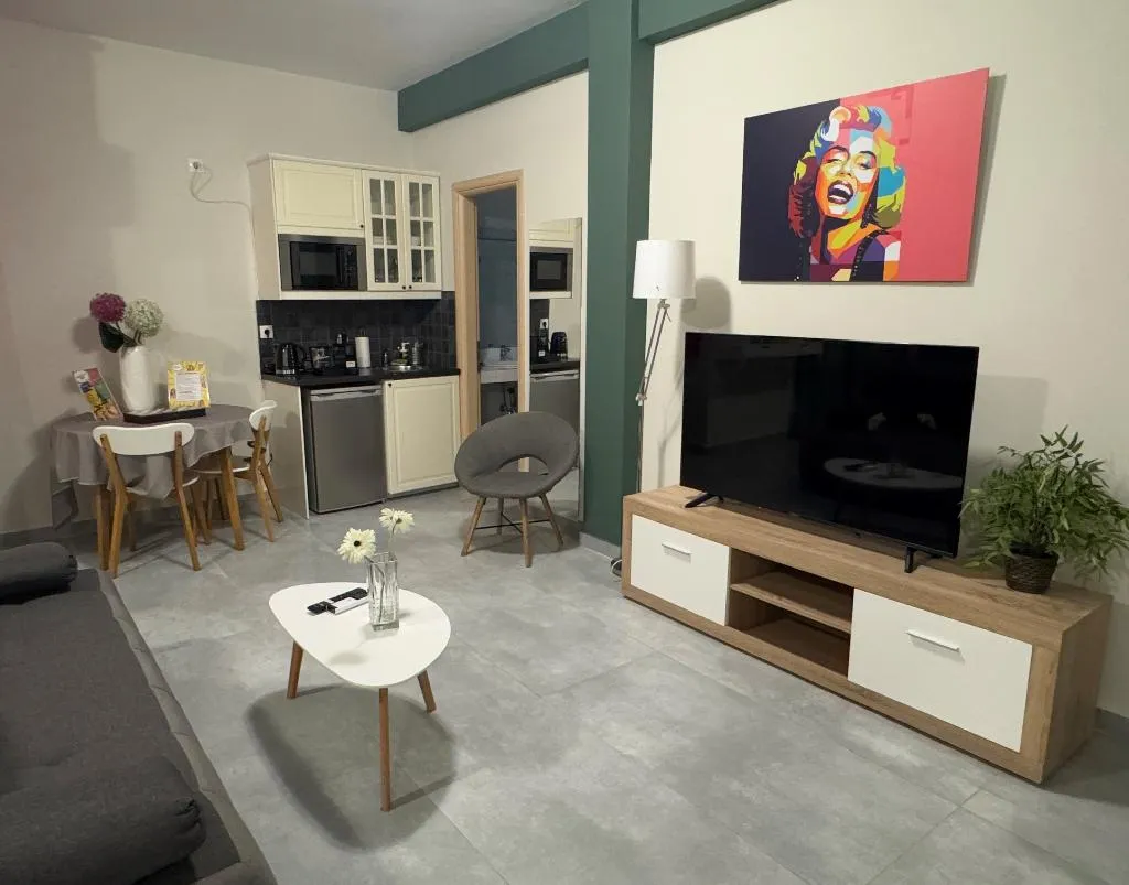 FAMILY ROOM STANDARD Room, Connect Suites, Athens