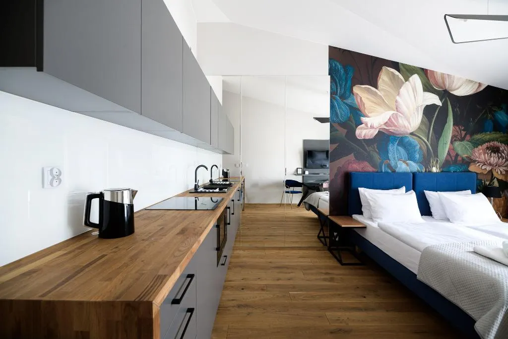 STUDIO KING SIZE BED Room, Aparthotel Inspire Miodova Residence, Krakow