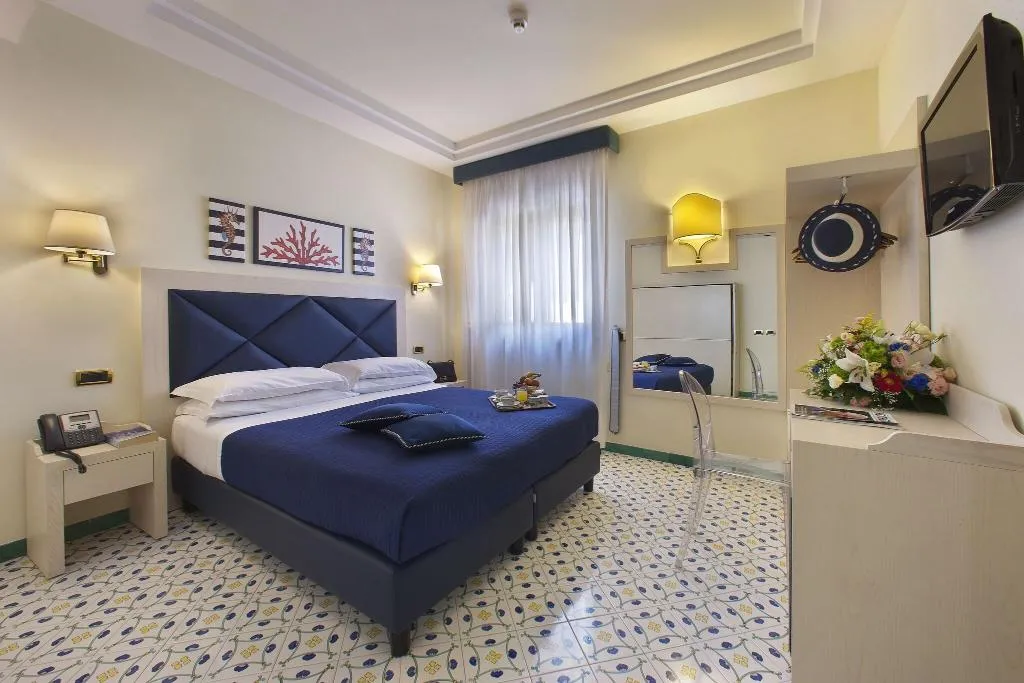 Room, Del Mare, Naples
