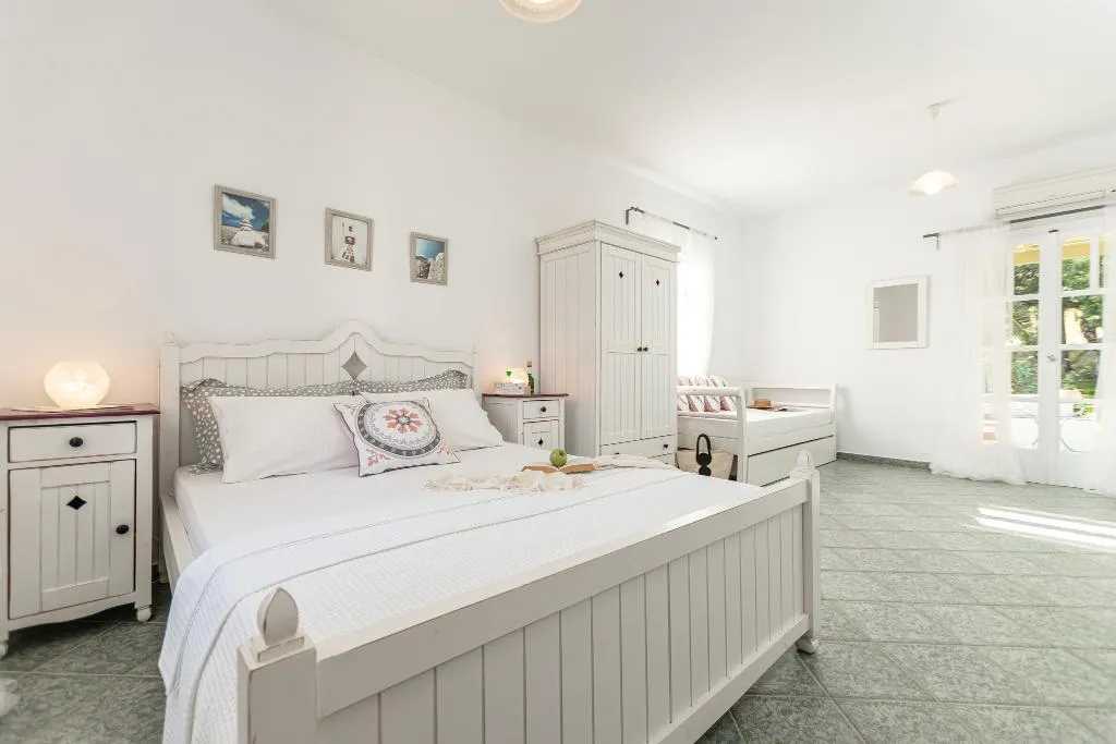 FAMILY ROOM DELUXE WITH TERRACE Room, Palatiana Agriturismo - Philoxenia Cottages, Crete