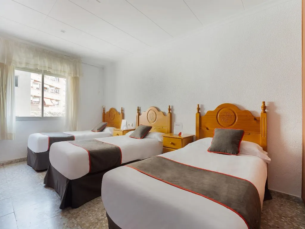 TRIPLE STANDARD Room, Hostal Casa Antonio, Costa Blanca