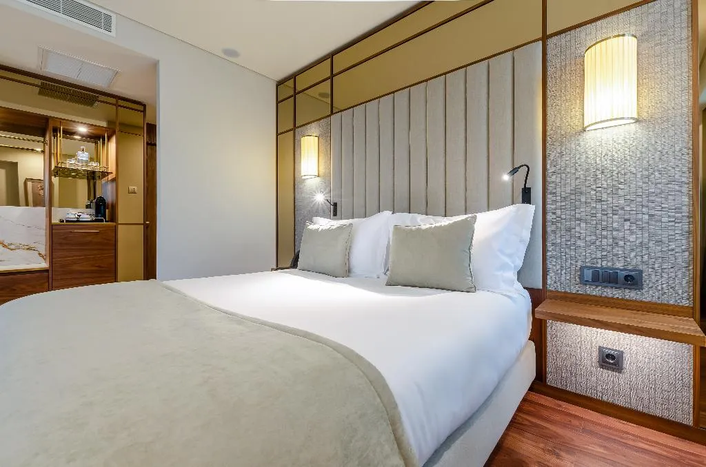 DOUBLE SUPERIOR Room, Turim Lisboa Hotel, Lisbon